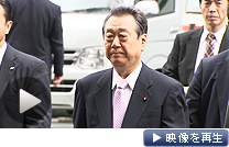 判決公判のため東京地裁に入る民主党の小沢元代表(26日午前)