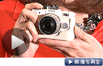 ＨＯＹＡが発表した「世界最小・最軽量」というレンズ交換式デジタル一眼カメラ